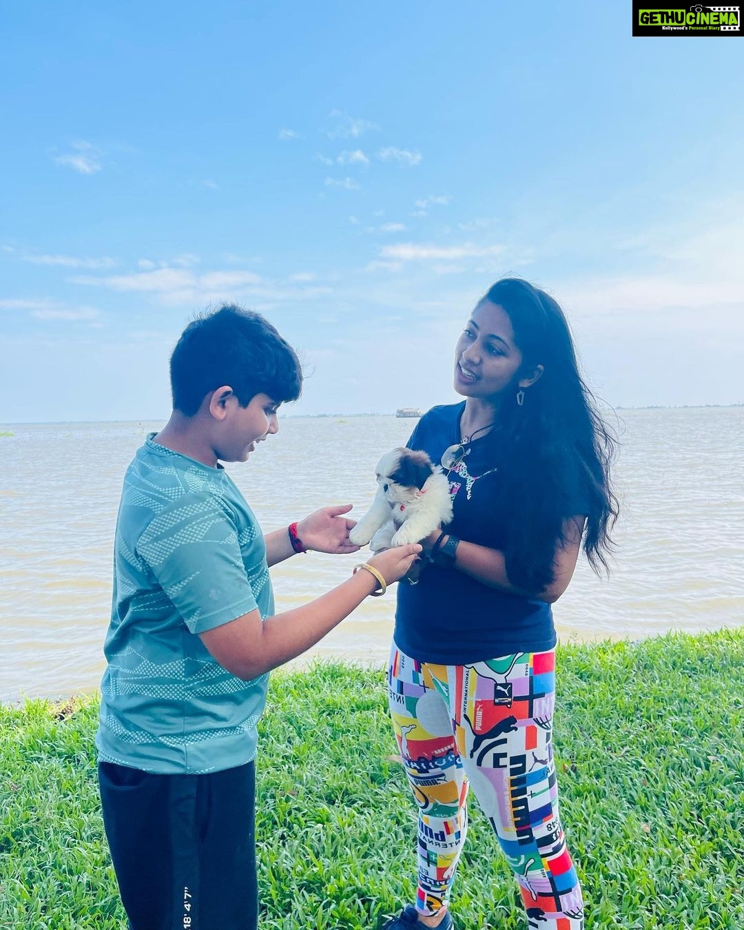 Navya Nair Instagram - Staycation @punnamadaresort Punnamada Resort, Alleppey