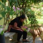 Navya Nair Instagram - Love for animals .. break time .. location ORUTHEE 🔥.. panampilly nagar clicks by @ajimuscat @vkprakash61 @jimshi_khalid