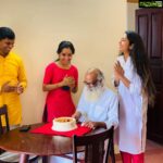 Navya Nair Instagram - Bday celebrations of of our christ .. and thats y we say our gurus bday is celebrated whole world 😂😂😂.. xmas day mash bday .. #bday #happiness #xmas @keerthana.anil.52 @manuthekkoot