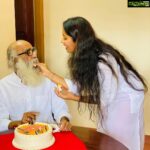 Navya Nair Instagram - Bday celebrations of of our christ .. and thats y we say our gurus bday is celebrated whole world 😂😂😂.. xmas day mash bday .. #bday #happiness #xmas @keerthana.anil.52 @manuthekkoot
