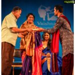 Navya Nair Instagram - Bangalore is always one of my fav city .. and ystdy i was so priveleged to inagurate and watch this beautiful show SYAAMA SUNDARI , choreographed by my friend MIDHUN SHYAM fr his shishyaas ... the indian obsession fr fairness actually hurts many a hearts and avoid many talented artist to come up and this production aroused in such a thought and i cant stop saying that it served the purpose as all of them danced heart out to their gurus interpretations .. The Oberoi, Bengaluru