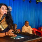 Navya Nair Instagram - മലയാള ഭാഷയെ അങ്ങേയറ്റം വികൃതമാക്കിക്കൊണ്ട് സംസാരിക്കുന്ന ധാരാളം ചലച്ചിത്ര-ടി വി അവതാരകരേയും നടീനടന്മാരേയും നാം കാണുകയും കേൾക്കുകയും ചെയ്യാറുണ്ട്. അറിഞ്ഞോ അറിയാതെയോ സ്വന്തം ഭാഷയെ വികലമായി ഉച്ചരിക്കുകയും പ്രഭാഷണം നടത്തുകയും ചെയ്യുന്നവരാണ് നമ്മുടെ പ്രിയപ്പെട്ട ചലച്ചിത്ര താരങ്ങൾ എന്ന ഒരു പൊതു ധാരണയും ഭാഷാ സ്നേഹികൾക്കിടയിൽ ഉണ്ടായിട്ടുണ്ട്. എന്നാൽ ഇന്നലെ ശ്രീമതി നവ്യാ നായർ ,നൃത്താസ്വാദക സദസ്സ് ഉദ്ഘാടനം ചെയ്തു കൊണ്ട് നടത്തിയ പ്രസംഗം ആ ധാരണകളേയും മുൻ വിധികളേയുമൊക്കെ മാറ്റിമറിക്കുന്നതായിരുന്നു - മനോഹരങ്ങളായ വാക്കുകളും ആശയങ്ങളും തെരഞ്ഞെടുത്ത് അവയെ ശുദ്ധമായും വ്യക്തമായും അവതരിപ്പിക്കാൻ അവർ കാണിച്ച താല്പര്യത്തെ എത്ര അഭിനന്ദിച്ചാലും അധികമാവില്ല. ഹ്‌റ സ്വമെങ്കിലുംസുന്ദരമായ ആ പ്രഭാഷണം കൊണ്ടു തന്നെ ആ ഉദ്ഘാടന സമ്മേളനം മികവുറ്റതായി മാറി എന്നും എനിക്ക് തോന്നി.ചങ്ങമ്പുഴ സാംസ്കാരിക കേന്ദ്രത്തേയും അതിന്റെ ബഹുമുഖമായ കലാ-സാഹിത്യ - സാംസ്കാരിക പ്രവർത്തനങ്ങളേയും അവർ പ്രകീർത്തിച്ചതും, അതുമായി ബന്ധപ്പെട്ട ഏവരുടേയും ഉള്ളിൽ തട്ടും വിധമായിരുന്നു. നവ്യാ നായർ എന്ന കലാകാരിക്ക് എല്ലാ സൗഭാഗ്യങ്ങളും ഉണ്ടാവട്ടെ എന്ന് ആശംസിക്കുന്നു, പ്രാർത്ഥിക്കുന്നു! Big thanx to Mr Krishnan Kurur sir for your kind words .. felt so proud to inaugurate NRITHOLSAVAM 2019 changampuzha park ... and i was priviliged to see this beautiful goddess on stage Dr methil devika .. loved her performance a lot...