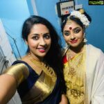 Navya Nair Instagram - മലയാള ഭാഷയെ അങ്ങേയറ്റം വികൃതമാക്കിക്കൊണ്ട് സംസാരിക്കുന്ന ധാരാളം ചലച്ചിത്ര-ടി വി അവതാരകരേയും നടീനടന്മാരേയും നാം കാണുകയും കേൾക്കുകയും ചെയ്യാറുണ്ട്. അറിഞ്ഞോ അറിയാതെയോ സ്വന്തം ഭാഷയെ വികലമായി ഉച്ചരിക്കുകയും പ്രഭാഷണം നടത്തുകയും ചെയ്യുന്നവരാണ് നമ്മുടെ പ്രിയപ്പെട്ട ചലച്ചിത്ര താരങ്ങൾ എന്ന ഒരു പൊതു ധാരണയും ഭാഷാ സ്നേഹികൾക്കിടയിൽ ഉണ്ടായിട്ടുണ്ട്. എന്നാൽ ഇന്നലെ ശ്രീമതി നവ്യാ നായർ ,നൃത്താസ്വാദക സദസ്സ് ഉദ്ഘാടനം ചെയ്തു കൊണ്ട് നടത്തിയ പ്രസംഗം ആ ധാരണകളേയും മുൻ വിധികളേയുമൊക്കെ മാറ്റിമറിക്കുന്നതായിരുന്നു - മനോഹരങ്ങളായ വാക്കുകളും ആശയങ്ങളും തെരഞ്ഞെടുത്ത് അവയെ ശുദ്ധമായും വ്യക്തമായും അവതരിപ്പിക്കാൻ അവർ കാണിച്ച താല്പര്യത്തെ എത്ര അഭിനന്ദിച്ചാലും അധികമാവില്ല. ഹ്‌റ സ്വമെങ്കിലുംസുന്ദരമായ ആ പ്രഭാഷണം കൊണ്ടു തന്നെ ആ ഉദ്ഘാടന സമ്മേളനം മികവുറ്റതായി മാറി എന്നും എനിക്ക് തോന്നി.ചങ്ങമ്പുഴ സാംസ്കാരിക കേന്ദ്രത്തേയും അതിന്റെ ബഹുമുഖമായ കലാ-സാഹിത്യ - സാംസ്കാരിക പ്രവർത്തനങ്ങളേയും അവർ പ്രകീർത്തിച്ചതും, അതുമായി ബന്ധപ്പെട്ട ഏവരുടേയും ഉള്ളിൽ തട്ടും വിധമായിരുന്നു. നവ്യാ നായർ എന്ന കലാകാരിക്ക് എല്ലാ സൗഭാഗ്യങ്ങളും ഉണ്ടാവട്ടെ എന്ന് ആശംസിക്കുന്നു, പ്രാർത്ഥിക്കുന്നു! Big thanx to Mr Krishnan Kurur sir for your kind words .. felt so proud to inaugurate NRITHOLSAVAM 2019 changampuzha park ... and i was priviliged to see this beautiful goddess on stage Dr methil devika .. loved her performance a lot...