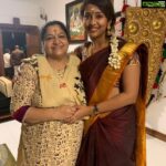 Navya Nair Instagram - With my ever favourite chithra chechi ...