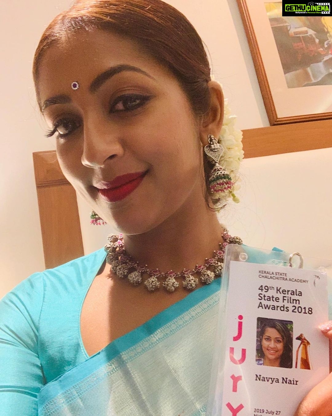 Navya Nair Instagram - State awards function , trivandrum .. jury member ... styling @sabarinathnath make up and hair @reenu_mua costume courtesy @seematti jewellery @mayoora_by_archana Trivandrum, India
