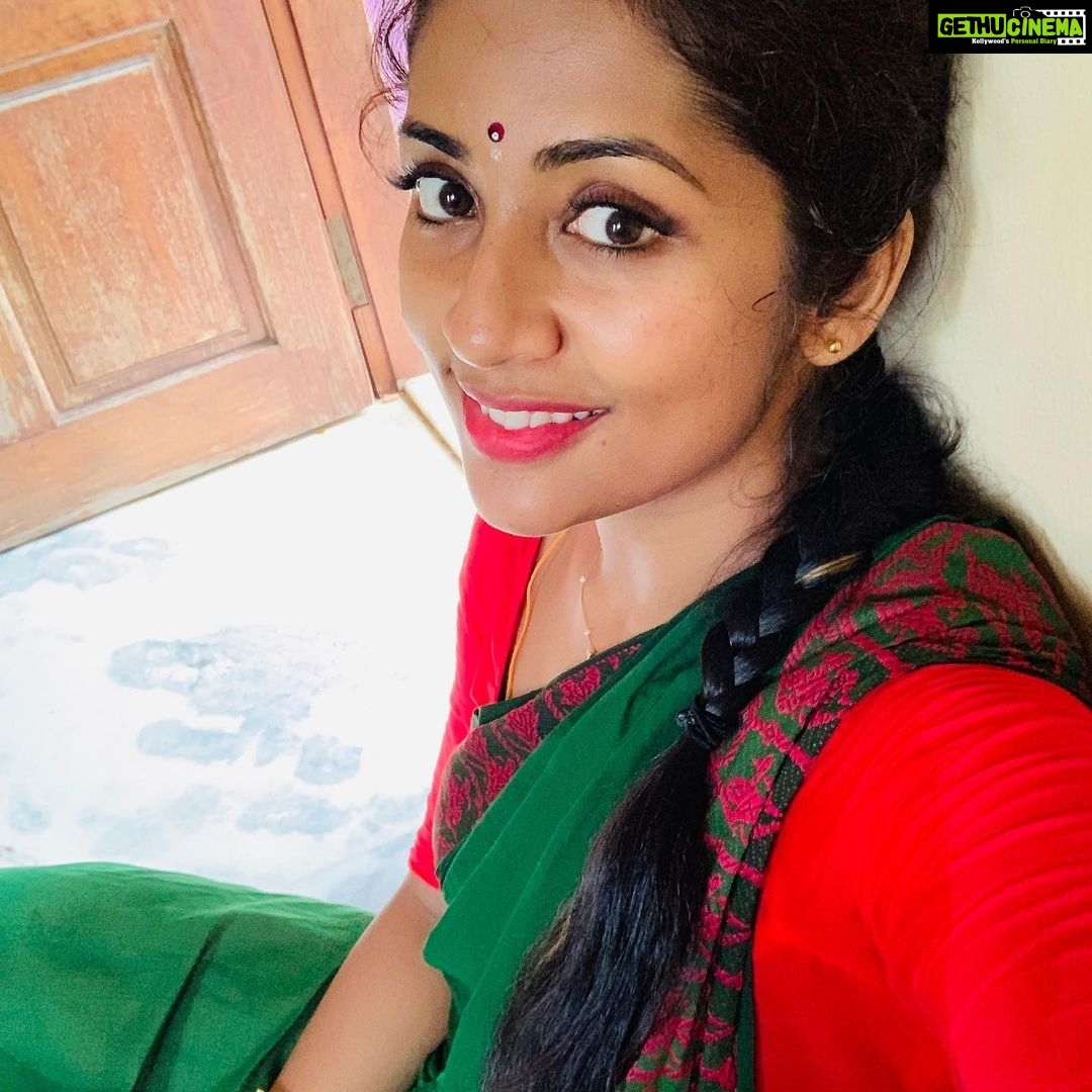 Navya Nair Instagram - After practise .. both r taking rest
