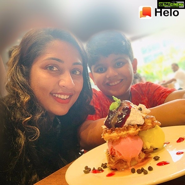 Navya Nair Instagram - Keep showering the love!!! Link to my profile on the helo app http://m.helo-app.com/s/bTpRSNb