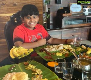 Navya Nair Instagram - Happy bday to my jaaan .. my babe .. my sai ... bday lunch .. sadya ❤️❤️❤️ Navi Mumbai (New Mumbai), India
