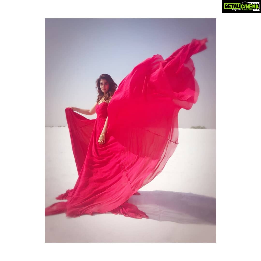 Nayanthara Instagram - Wear red in doubt 🌹🍷
