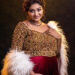 Neelima Rani Instagram – Yesss!! It looks like a painting and I love it ❤️ thank you all for your love n blessings..good day 🥰

Outfit : @zarigaibygitanjaliofficial 
Mua : @b3bridalstudio 
Photography: @thivakar.photo 
Styling: @thoorigaikabilan