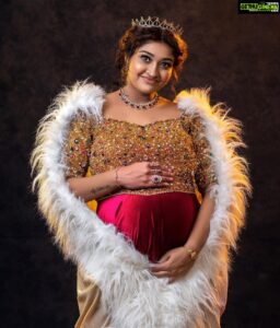 Neelima Rani Instagram - Your value is priceless 
Your potential is limitless
Always wear your invisible crown
Because you are a QUEEN 

Outfit : @zarigaibygitanjaliofficial 
Mua : @b3bridalstudio 
Photography: @thivakar.photo 
Styling: @thoorigaikabilan