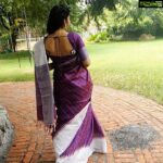 Neelima Rani Instagram - Advance Deepavali wishes nanbargale 🙏🏼🙏🏼🙏🏼 Beautiful saree by @chennaisarees 😍 More pics coming soon!!!