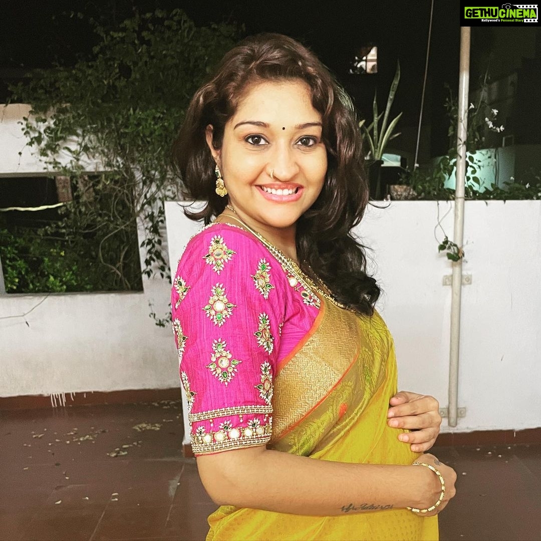 Neelima Rani Instagram - Vibes don’t lie… Good morning ❤️ Beautiful work blouse by @vivaha_bridal_designer Thank you Vimala,I loved your work..keep rocking!