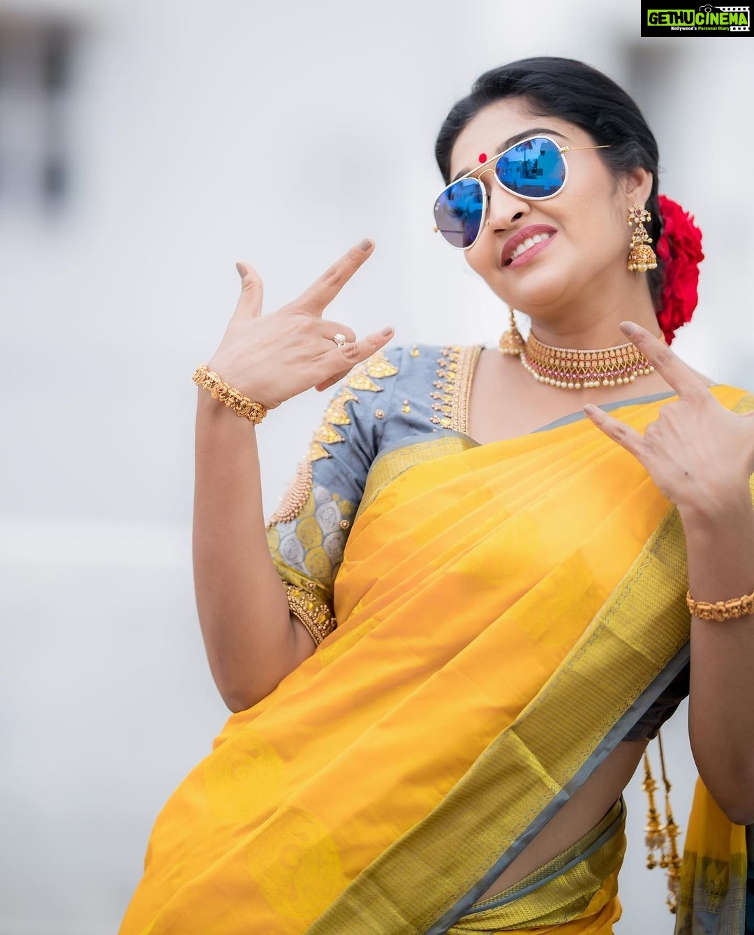 Neelima Rani Instagram - Naan aval illai πππ Nenu thanu kaadhu π Had an amazing shoot with this lovely team!! More looks and pics coming soon MUA @jeevitha.mua Bridal blouse n saree @ms_desings_official Magician behind lens @camerasenthil na π€
