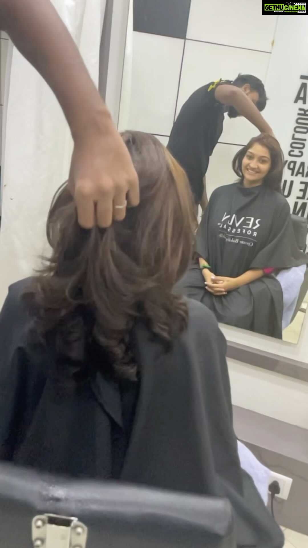 Neelima Rani Instagram - Feel fresh! Feel you! Hair cut n colour after 7 months ☺️ as per my darl doc @drrenitarajan advice no colouring and beauty services till the 6th month of pregnancy..so I had to wait n go for it now 🥰 #happy #pregnancy #mother #actress @acesalonspa
