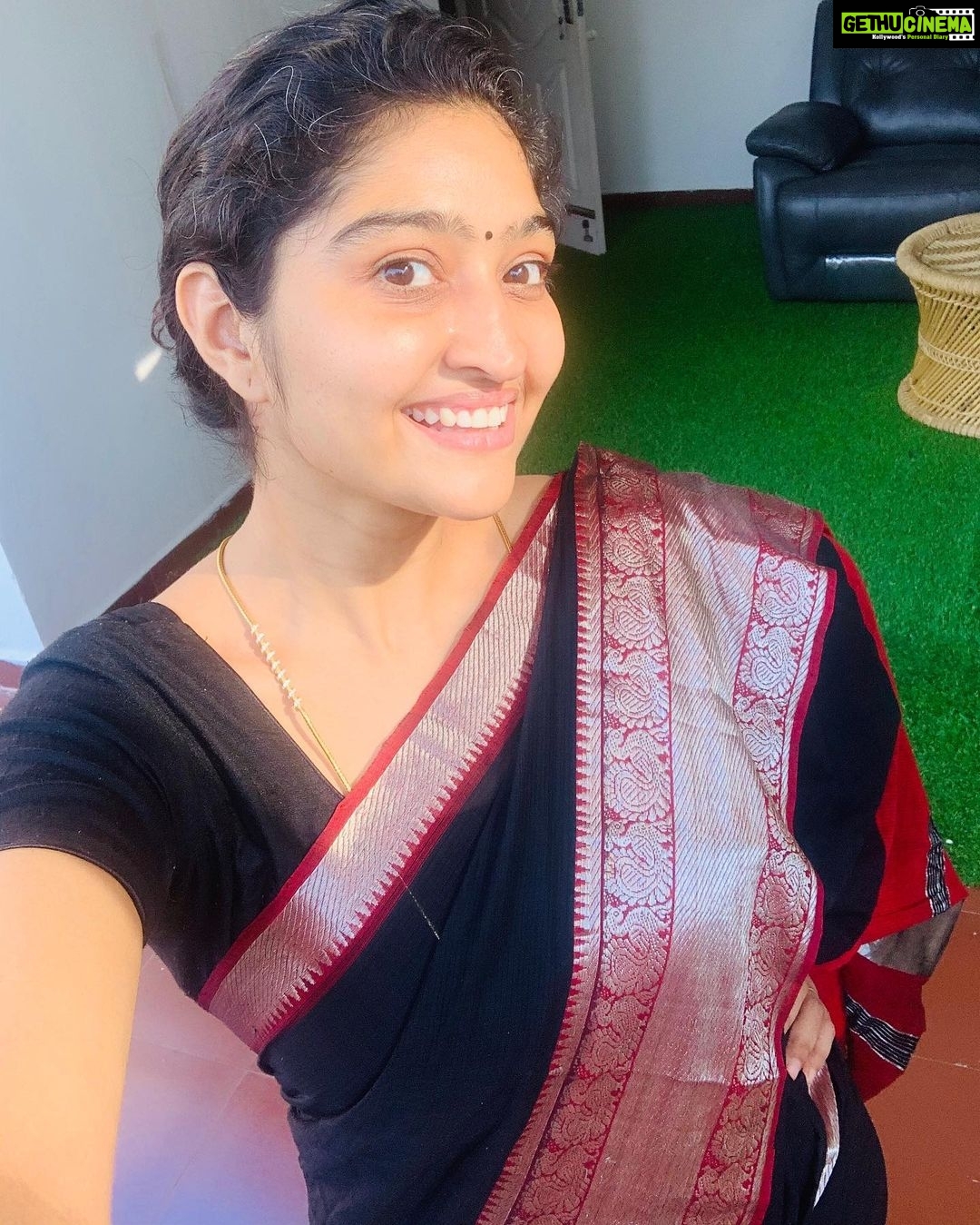Neelima Rani Instagram - Blacky silvery sun shine 🥰🥰🥰 what a combo..Saturday vibes in black! Beautiful saree by @online_shopping_island 🤗❤️