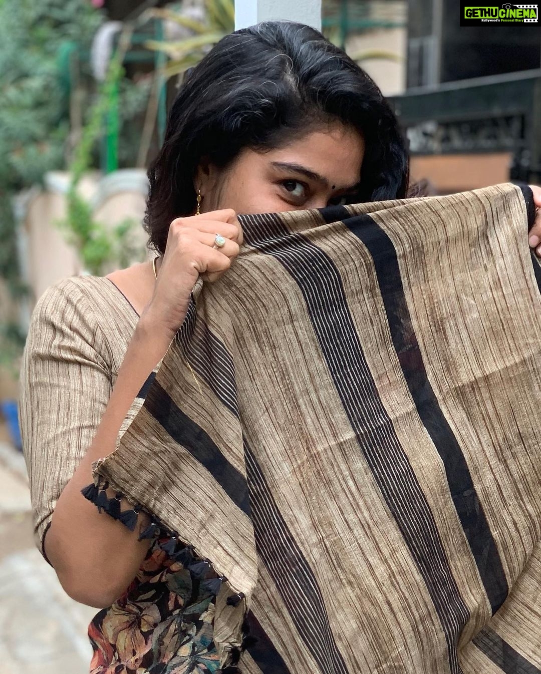 Neelima Rani Instagram - Smileeee 🥰🥰🥰 Beautiful Lenin jute saree by @fashion_constructions