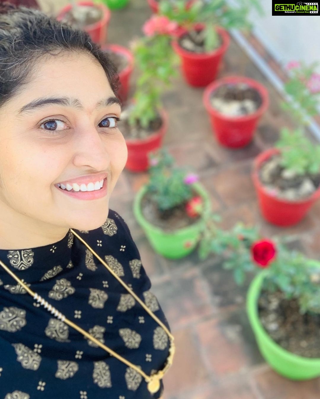 Neelima Rani Instagram - Posing with my blooming beauties 😍 they make us smile everyday 🥰🥰🥰 lovely dress by @his_n_her_vogue 😘😘 best wishes girl