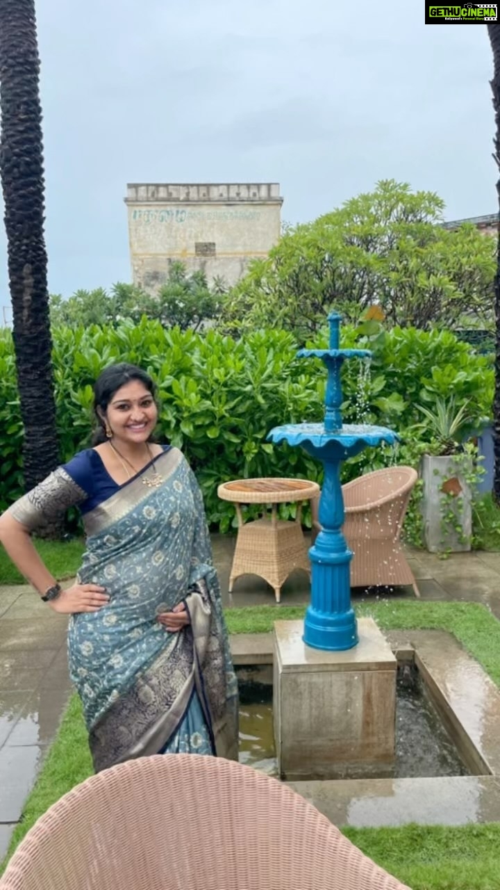 Neelima Rani Instagram - Pondy dairies ❤️😍 lovely weather with amazing food 🥰 #pondicherry #mother #beach #rain #neelimaesai