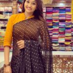 Neelima Rani Instagram - Happy morning nanbargale 🙏🏼😍 everyhting happens for a good reason!!! Stay happy! Stay healthy!! Blouse by @dtailorstudio_1 saree by @santhoshiplush earrings by @nayaki_boutique