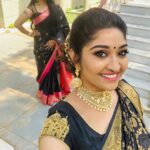 Neelima Rani Instagram - Vijay tele awards @vijaytelevision had super fun with my friends like family 😍 god is great!! MUA @santhoshiplush costume designed by @santhoshiplush Neckset and earrings by @kavitasridhar #womenpower #lifeisbeautiful #aranmanaikili #blessedkid black love 🖤🖤🖤