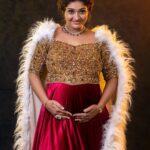 Neelima Rani Instagram - Yesss!! It looks like a painting and I love it ❤️ thank you all for your love n blessings..good day 🥰 Outfit : @zarigaibygitanjaliofficial Mua : @b3bridalstudio Photography: @thivakar.photo Styling: @thoorigaikabilan