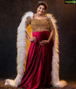 Neelima Rani Instagram - Your value is priceless 
Your potential is limitless
Always wear your invisible crown
Because you are a QUEEN 

Outfit : @zarigaibygitanjaliofficial 
Mua : @b3bridalstudio 
Photography: @thivakar.photo 
Styling: @thoorigaikabilan