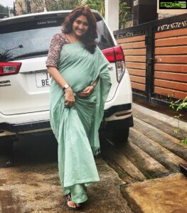 Neelima Rani Instagram - Happy Deepavali 🪔🪔🪔
Stay blessed 😇 stay safe ❤️
Lovely safe and blouse by @the_trendy_turns