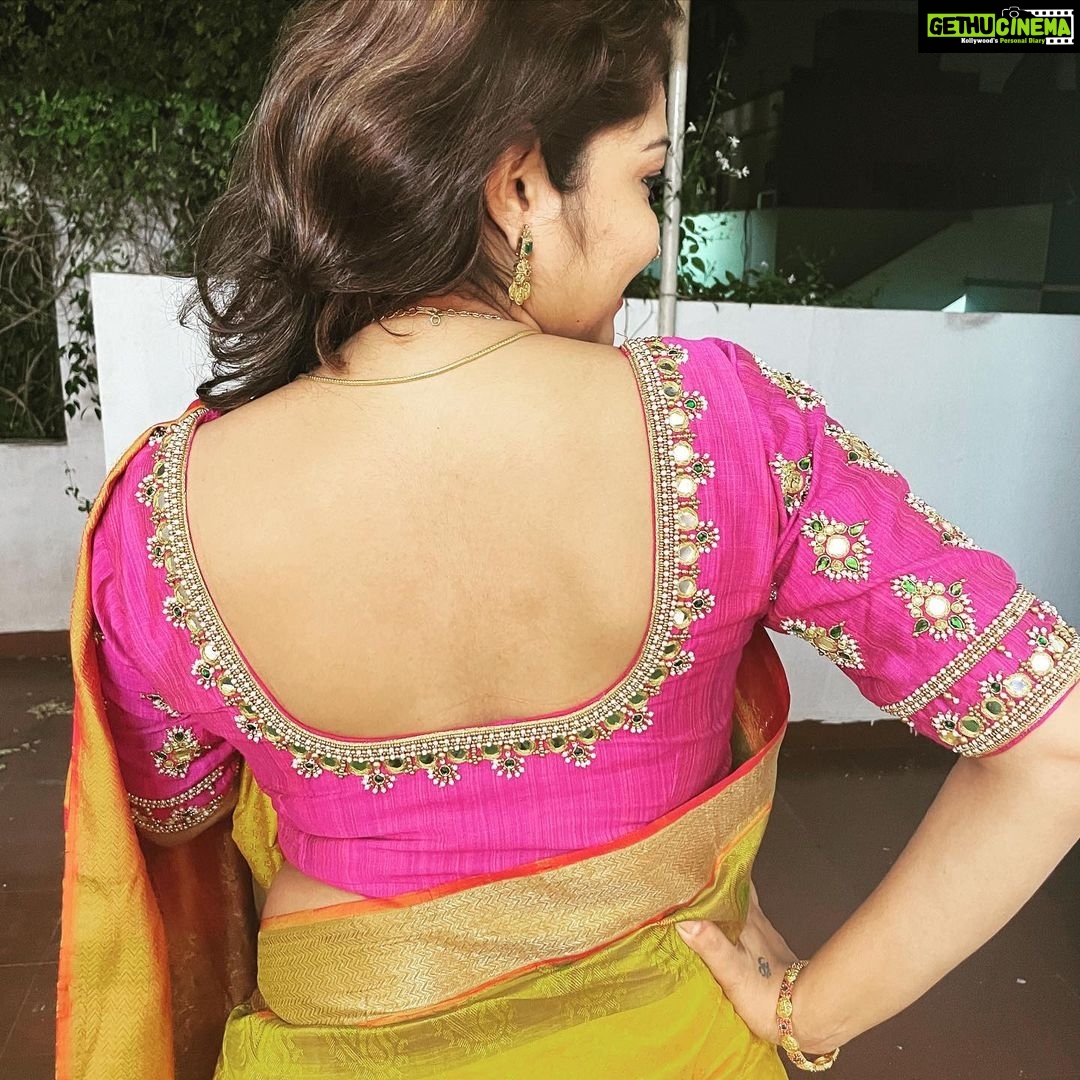 Neelima Rani Instagram - Vibes don’t lie… Good morning ❤️ Beautiful work blouse by @vivaha_bridal_designer Thank you Vimala,I loved your work..keep rocking!