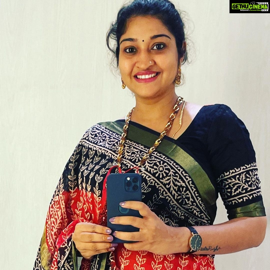 Neelima Rani Instagram - Heal the wounds before they eat you! Specially wounds related to heart ❤️ Pretty saree by @devis_mulmulcotton Good night sago’s ☺️