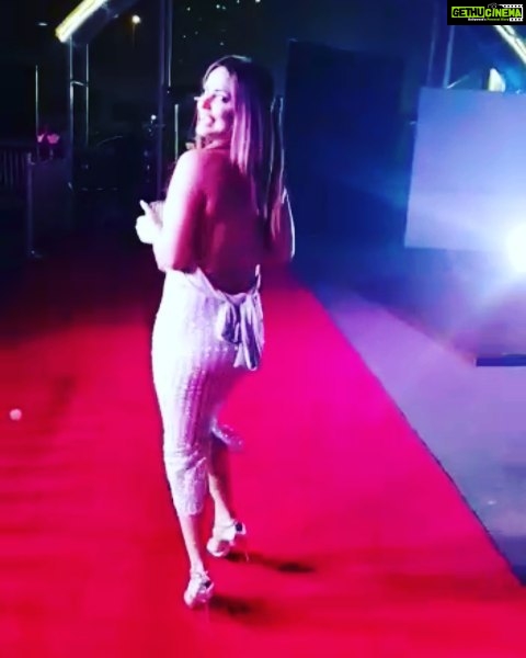Neetu Chandra Instagram - Walk with me on the red carpet! I am a co creator 😘 #happiness💕 #laughter and #gratitude 🙏❤ #throwback