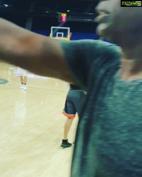 Neetu Chandra Instagram - When #coach counts 5 players on the court ⤠I have to be there among them š with music going on, I can't stop moving and cant stop #basketball too š @nbaindia @nba I love the #hoops ā¤š I am playing from @floydmayweather s team and he is an awesome #basketball player too šā¤š #respect