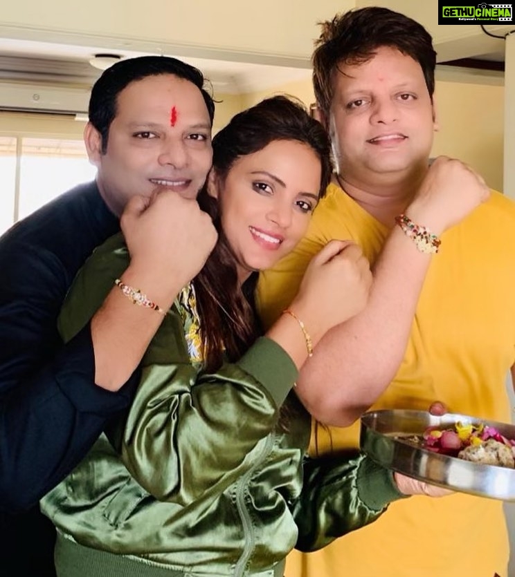 Neetu Chandra Instagram - Rakshabandhan is an occasion that celebrate the protection and bond between 2 siblings. Today we promised each other to be the protectors & support systems for each other and so we tied rakhi's for each other. Thank you both for always being my pillars of strength 🥰 #HappyRakshaBandhan @nitinchandrabihar @aabhishekchandraa