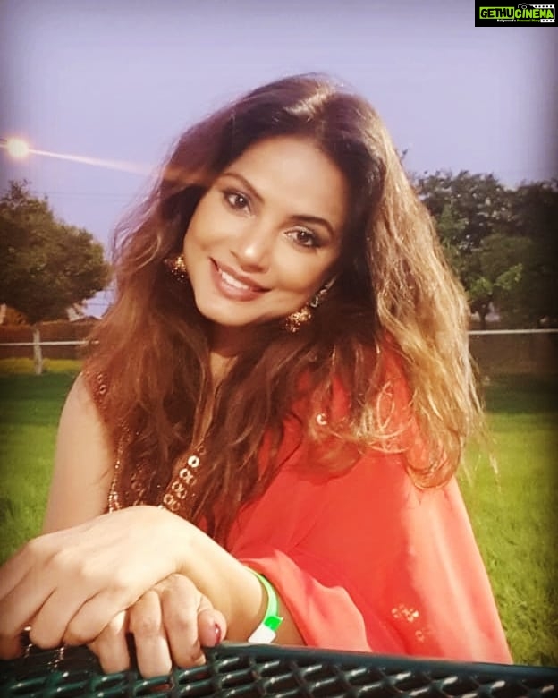 Neetu Chandra Instagram - I am just Happy 😘❤ Have a great Happy happy day all of you. Keep smiling 😘 Mumbai, Maharashtra