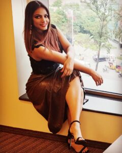 Neetu Chandra Instagram - Thank you #hyderabad for so much love, Care and special #hyderabadibiryani 🙏🤗 Would love to see you soon🤗 Love you my #telugu #fans You all are awesome ❤ Rajivgandhi International Airport Hydrabad