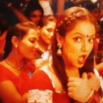 Neetu Chandra Instagram - That's how I feel after a great day😘 #dancing with #girls n #guys equally ❤ Tell me the name of this film, I did this beautiful folk Kuthu dance in this #tamil #film ??? Love it😘 Equality matters #onscreen and #offscreen 😘 #oncourt and #onstage 🤗😘🙏 Batao Batao #Indian #movies #bollywood #actress Los Angeles, California