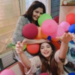 Neetu Chandra Instagram - Mom and her love, comes in the form of colorful balloons too!Since I came back after long, She got the whole house decorated... ❤😘 #unconditionallove #mothers I LOVE YOU MOM 🙏❤😘 Mumbai, Maharashtra
