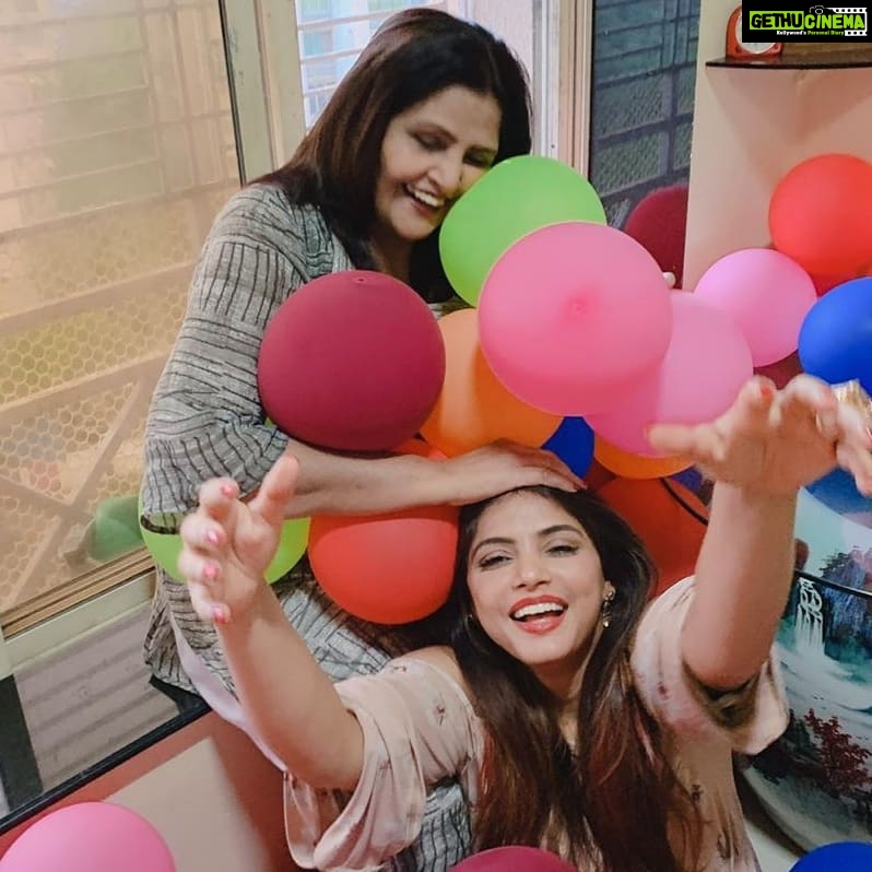 Neetu Chandra Instagram - Mom and her love, comes in the form of colorful balloons too!Since I came back after long, She got the whole house decorated... β€π #unconditionallove #mothers I LOVE YOU MOM πβ€π Mumbai, Maharashtra