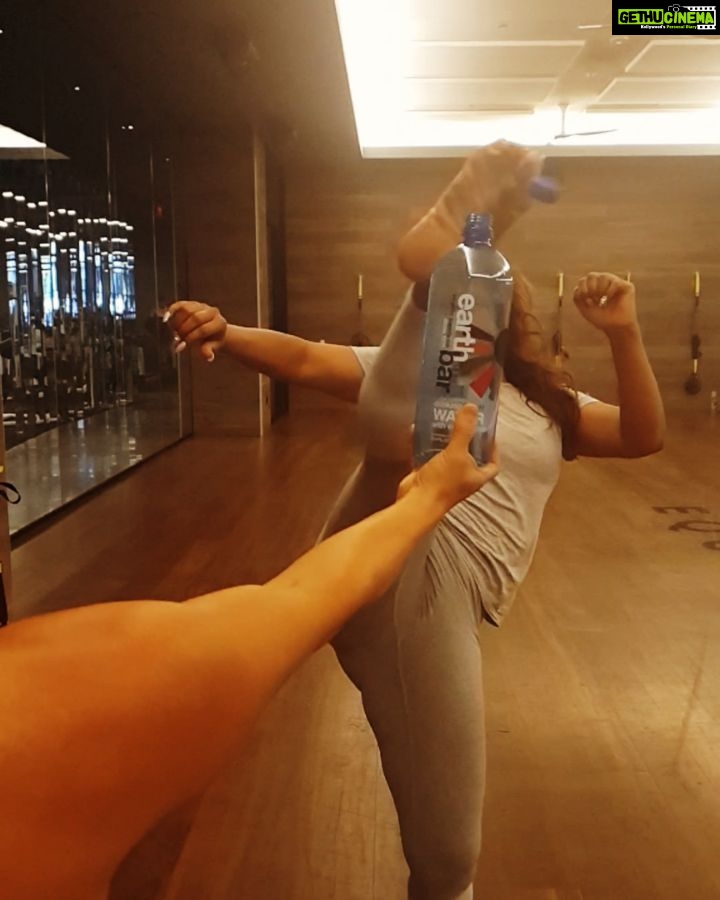 Neetu Chandra Instagram - So who was talking about #bottlecapchallenge Here it is with my buddies @lindsaylifestyle and @katjablasi Today Morning #workout #gym #challengeaccepted 🥰😜 ❤😘
