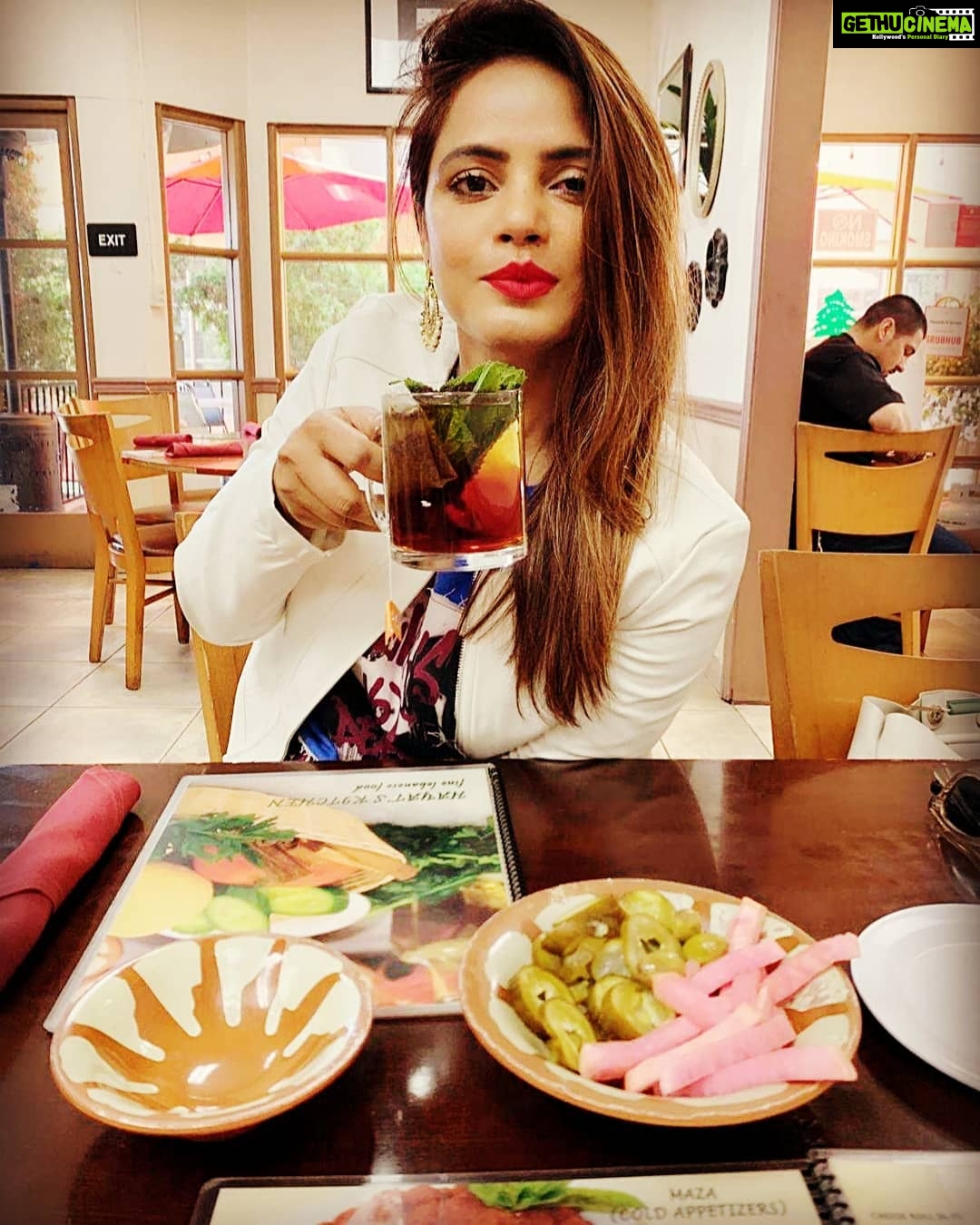 Neetu Chandra Instagram - Lovely #greek #food #healthy #mint #tea ❤😘 Hollywood Boulevard
