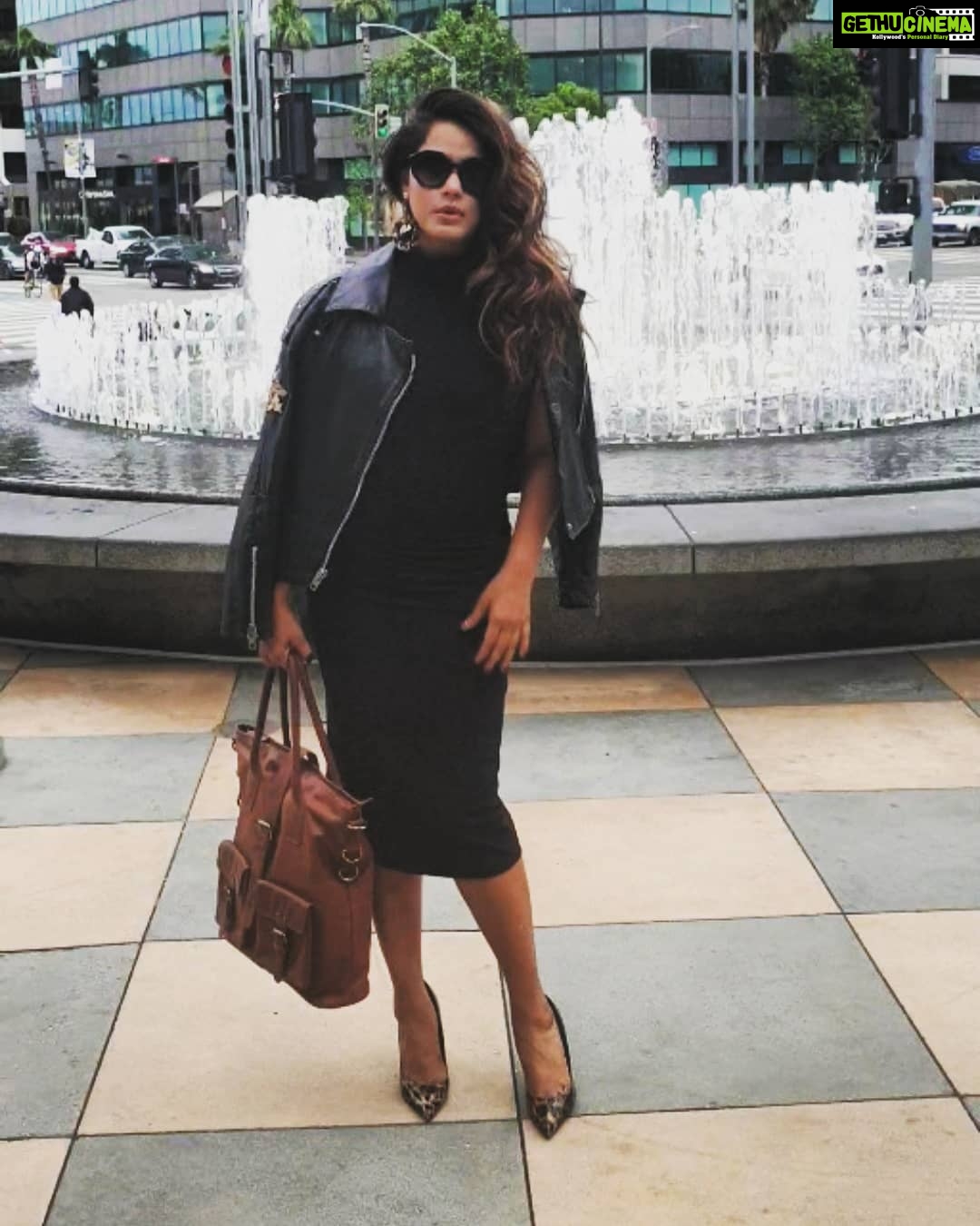 Neetu Chandra Instagram - When its #harleydavidson #jacket with a combo of #calfnero #bag and #guccisunglasses You feel.... ❤😘 I just love it 😘 What say guys ❤ Los Angeles, California