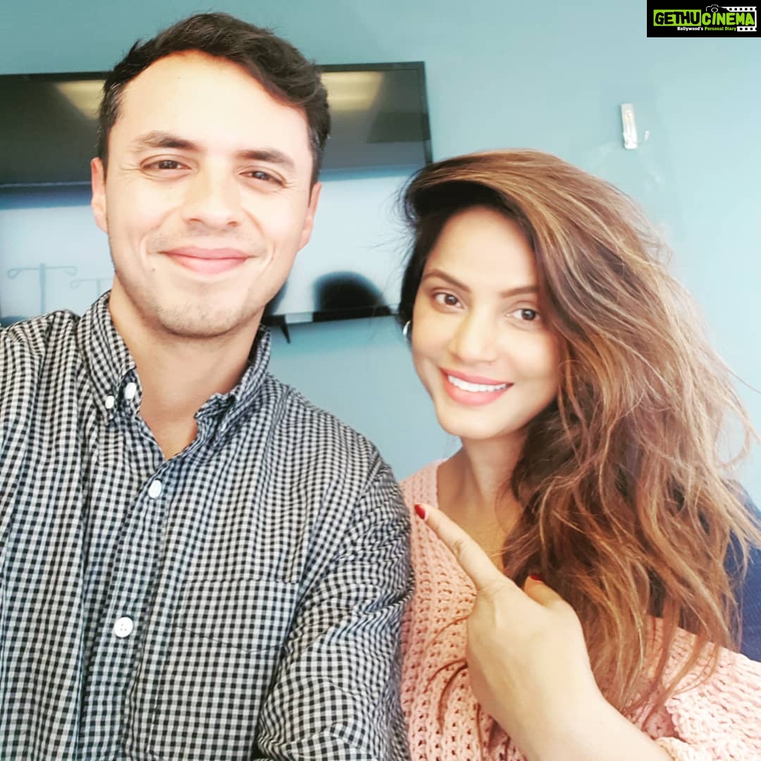 Neetu Chandra Instagram - Starting my top high quality #nutrition diet with Dr. @doctor.g_ in #losangeles #nutritionist You always have an army of the bestestsssss...... around ❤🤗 Wish me luck 🙏😊 MetroMD Institute of Regenerative Medicine