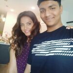 Neetu Chandra Instagram – So happy to see #family #members at my #home in #losangeles ❤ #cousins Love you🥰 @shrivastava_tanmay Los Angeles, California