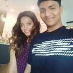 Neetu Chandra Instagram - So happy to see #family #members at my #home in #losangeles ❤ #cousins Love you🥰 @shrivastava_tanmay Los Angeles, California