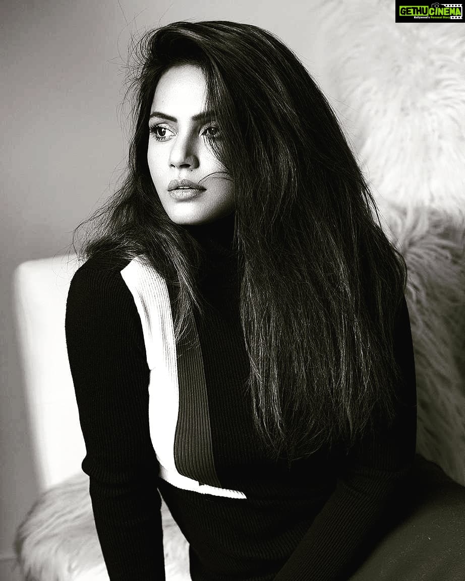 Neetu Chandra Instagram - Another one from my favorite @dilianaflorentin #blackandwhite #portrait 🥰❤ Los Angeles, California