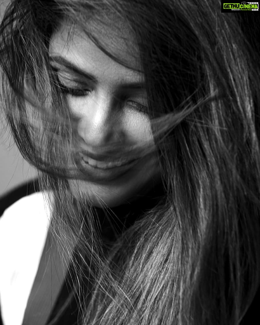 Neetu Chandra Instagram - Thanks awesome @dilianaflorentin that's the way of life! Getting there❤ #laughter n #happiness 🙏🥰 #portrait #photographer 🥰❤ Los Angeles, California
