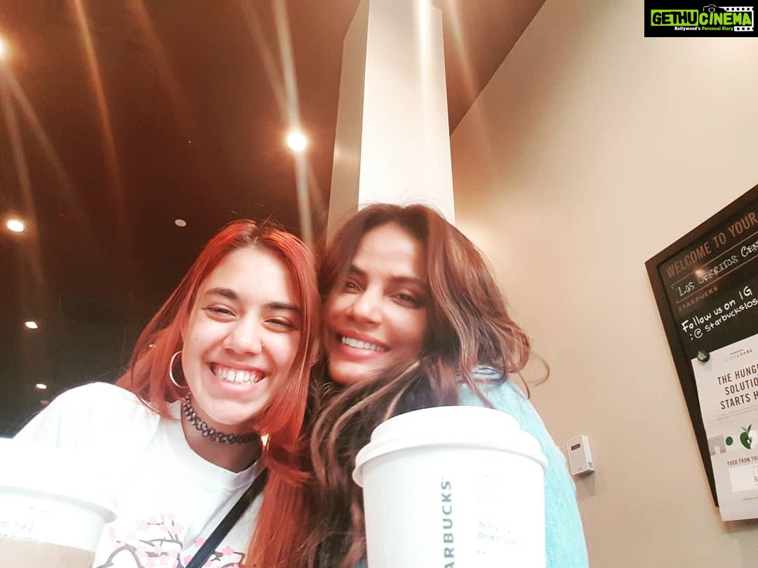 Neetu Chandra Instagram - It's my Indian family s place ❤🥰 Lovely time with the pretty Angel @isugarhop just 14years of baccha 😘 Starbucks