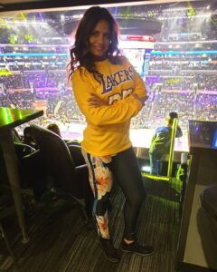 Neetu Chandra Instagram - At #staplecentre ❤ I am where my heart is @lakers 😘 Crypto.com Arena