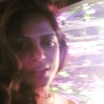Neetu Chandra Instagram - Back to basic #staplecentre game again today between @lakers and @hornets we are up by 85-66 Let's Go 😘❤ Grown watching #lakers 🥰 Crypto.com Arena
