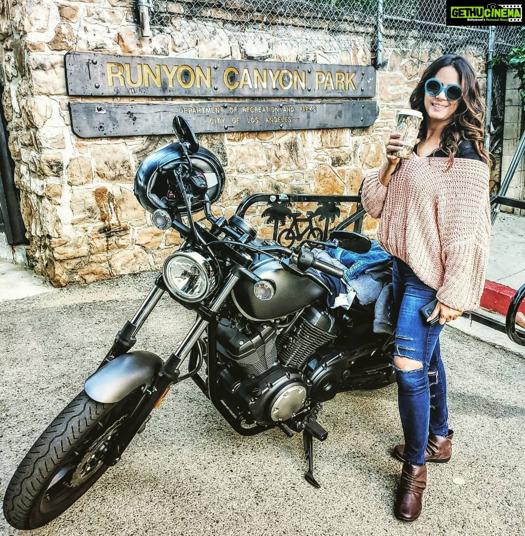 Neetu Chandra Instagram - Then later in the day #training #starts ❤🥰 #biking Runyon Canyon - Los Angeles / Hollywood